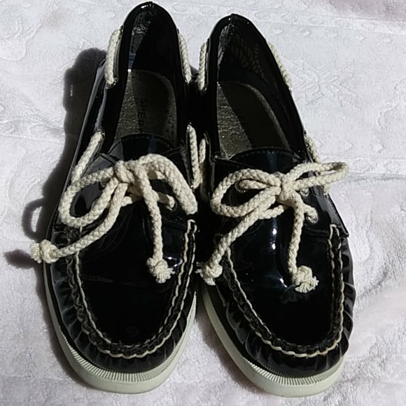 Shoes - Picture 2 of 4